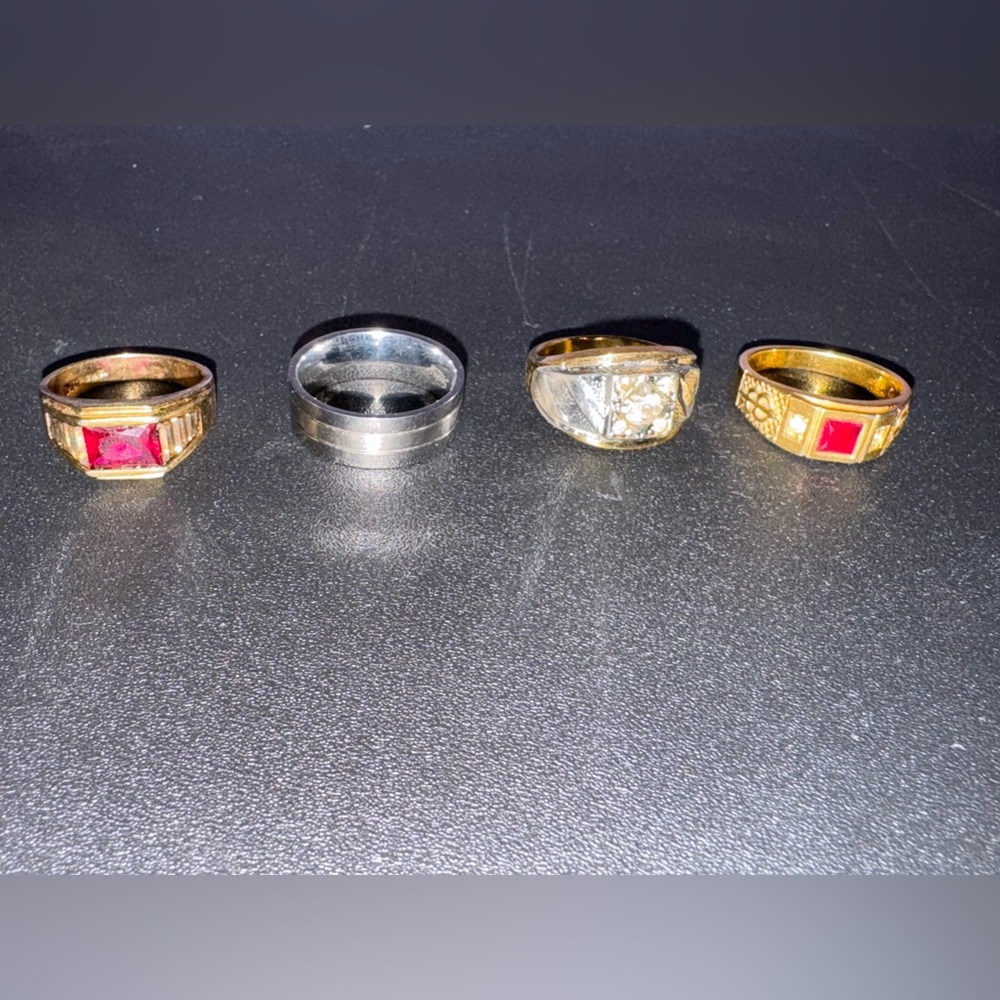 Men’s costume junk jewelry 4 ring rings gemstone lot